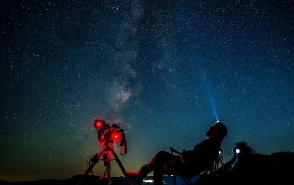 Cómo ver las Perseidas, la lluvia de meteoros más intensa del verano