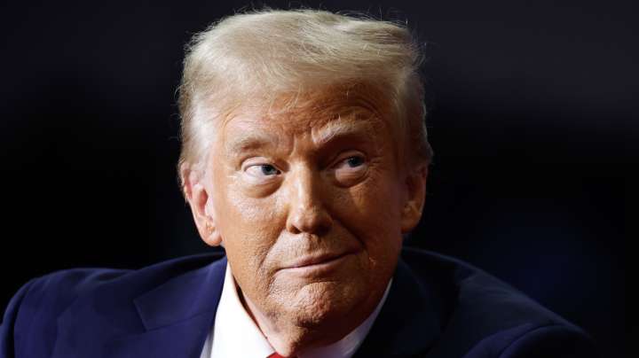 Trump's Height Insecurity Gets A Boost As He Towers Over Elf