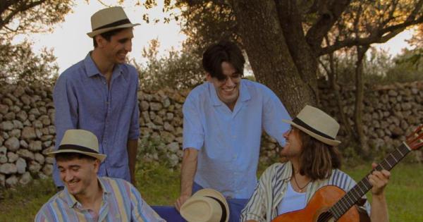 Actuación musical de Fet a Mar en Ciutadella