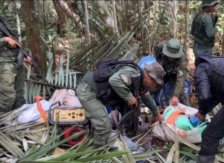 Fanb dice haber destruido campamento de minería ilegal en Amazonas con 220 litros de gasolina
