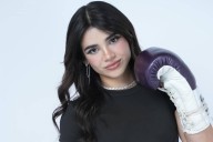 Alana Flores recibe cinturón del CMB tras triunfo en el Supernova Strikers