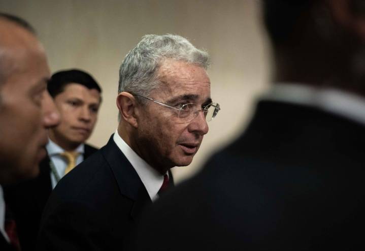 Tribunal Superior de Bogotá ordena la libertad inmediata del expresidente Álvaro Uribe