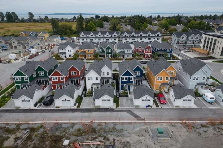 Canadian housing starts rise 4 per cent in July, CMHC says