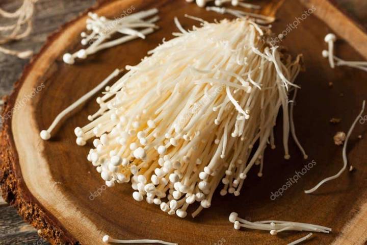 Canada Recalls Enoki Mushrooms Over Listeria Danger
