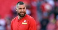 ¿Y la boda con Taylor? Travis Kelce ficha... pero con American Eagle tras polémica con Sydney Sweeney