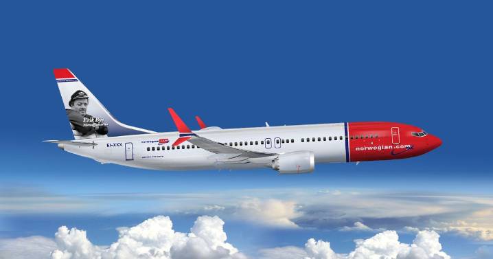 Boeing 737 makes emergency landing after explosion rattles plane