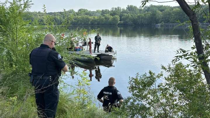 Sartell Mississippi River search finds human remains in vehicle