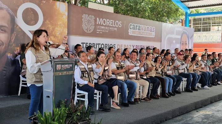 Margarita González Saravia acerca programas sociales a Yecapixtla
