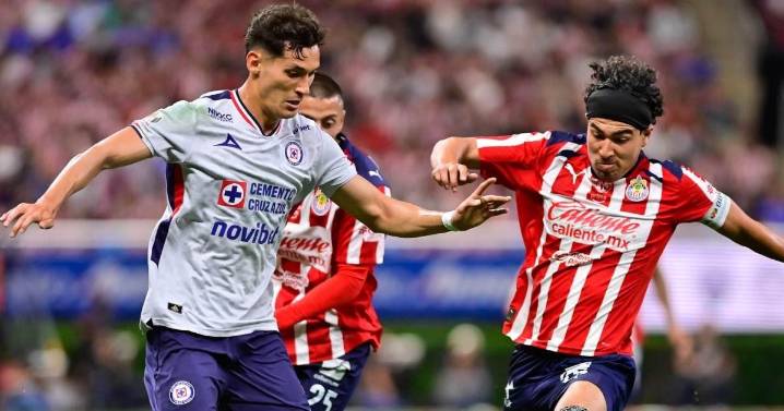 Cruz Azul sigue invicto tras vencer a Chivas: crisis rojiblanca se profundiza