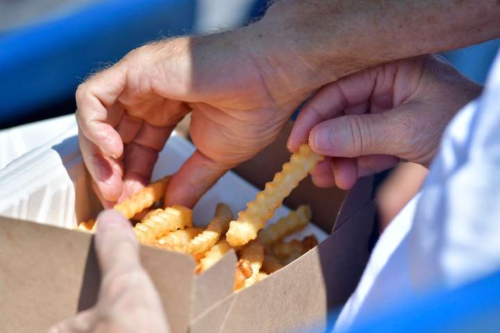 Asking Eric: Boyfriend’s eating habits make him less attractive