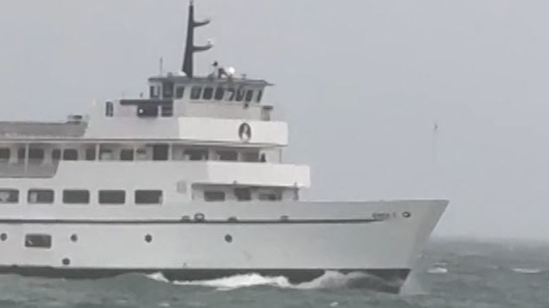 VIDEO | El huracán Erin sacude un ferry en Rhode Island