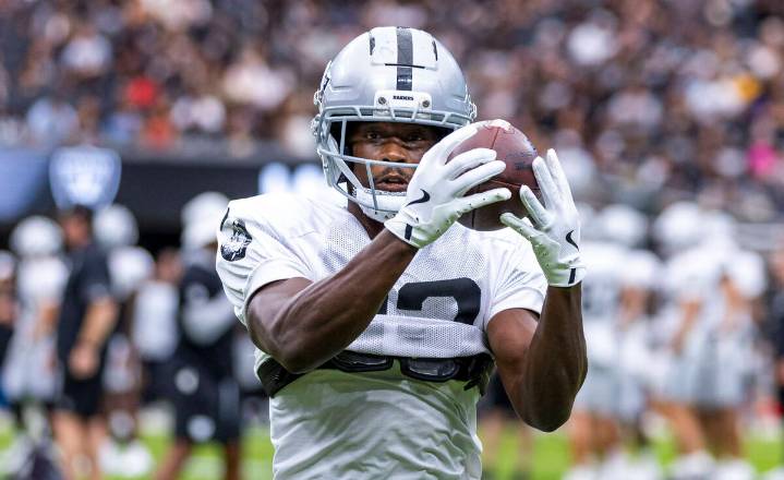 Raiders waive, release 18 players from roster before NFL cutdown day