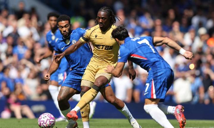 Chelsea 0-0 Crystal Palace: Eberechi Eze free-kick controversially ruled out in goalless derby