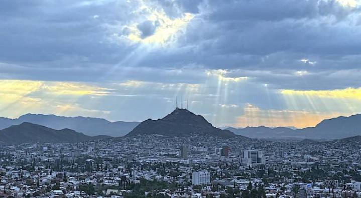 Posibles lluvias en la Sierra hoy; máximas a 35°C en el estado