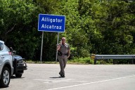 Una jueza federal ordena suspensión de obras en "Alligator Alcatraz"