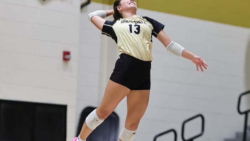 Gray's Creek volleyball vs. Hoggard photo gallery