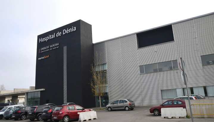 Muere en Xàbia una joven de 34 años que cayó de un barco y se cortó el cuello con la hélice