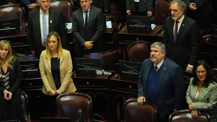 El Senado rechazó por amplia mayoría 5 decretos de Milei, entre ellos la restructuración del INV