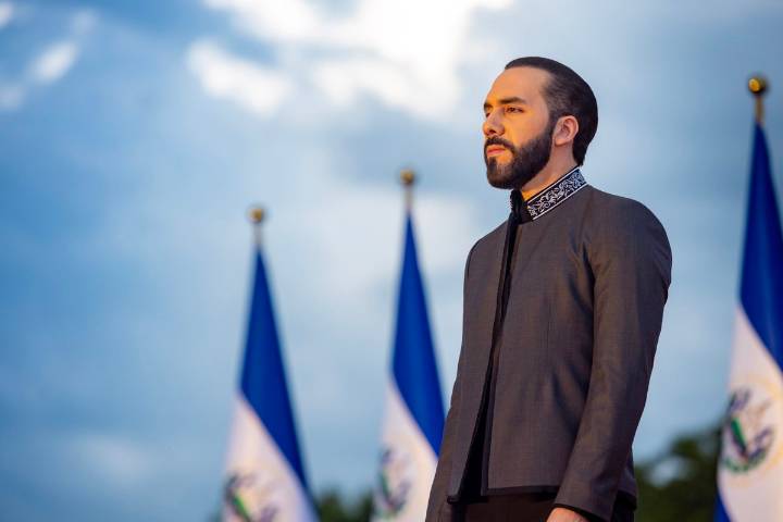 ¿Líder vitalicio en El Salvador? Bukele va en esa dirección, según críticos
