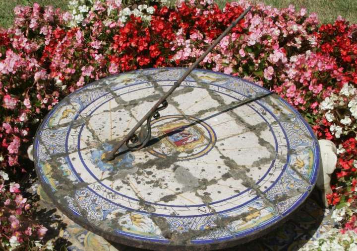 En Gijón hay ocho relojes de sol a la vista