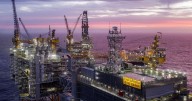 Precio del petróleo sube levemente antes de la cumbre entre Trump y Putin