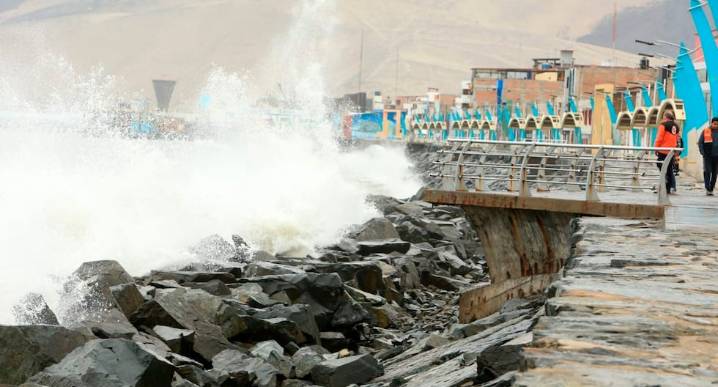 Marina e Indeci alertan oleajes anómalos en toda la costa peruana del 18 al 22 de agosto