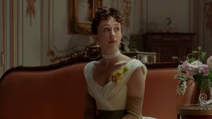 How The Gilded Age Sashes, Ribbons and Fabric Became Status Symbols