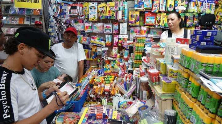 Regreso a clases: altos costos y búsqueda de ofertas/ La Silla Rota