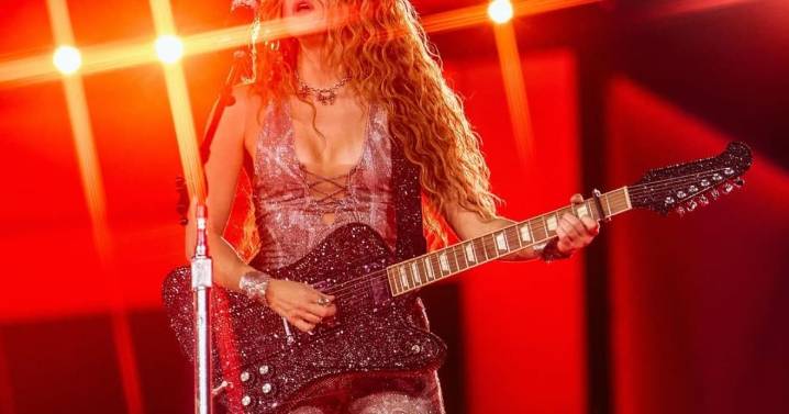Así vuelan los ‘Shakidólares’: el billete que todos quieren en el show de Shakira