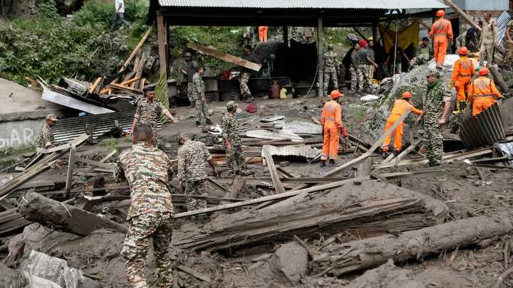 Lluvias torrenciales en India y Pakistán dejan 280 muertos y decenas de desaparecidos