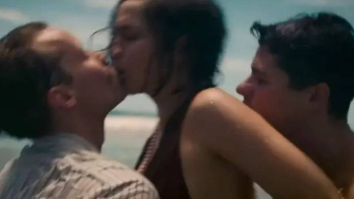 Tom Cruise's girlfriend Ana De Armas has threesome on the beach in racy scene from new thriller