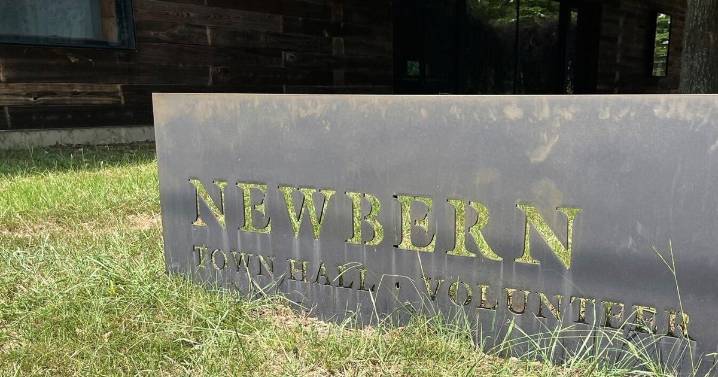 Black mayor locked out of office wins Newbern election