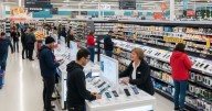 Un supermercado remata celulares con más del 50% de descuento: cómo acceder