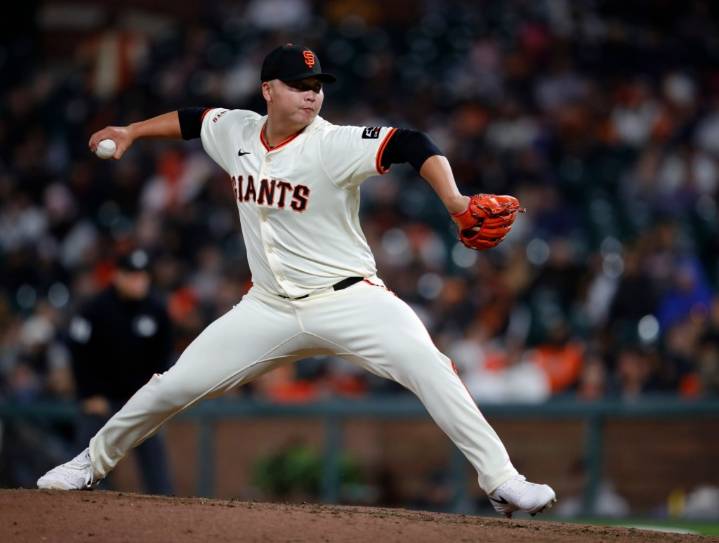 SF Giants’ Kai-Wei Teng earns first win of career by blanking Nationals out of bullpen