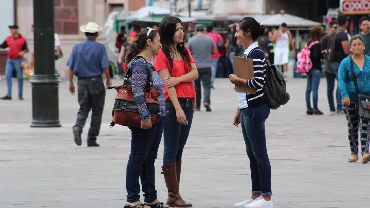 ¿Sabías que las mujeres en Aguascalientes trabajan 3.7 horas más que los hombres a la semana? Esto revela ENUT 2024