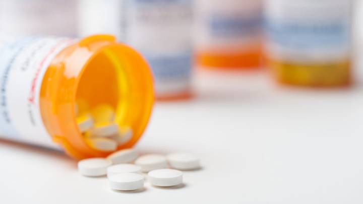 2 Michigan doctors, staff charged in opioid distribution conspiracy