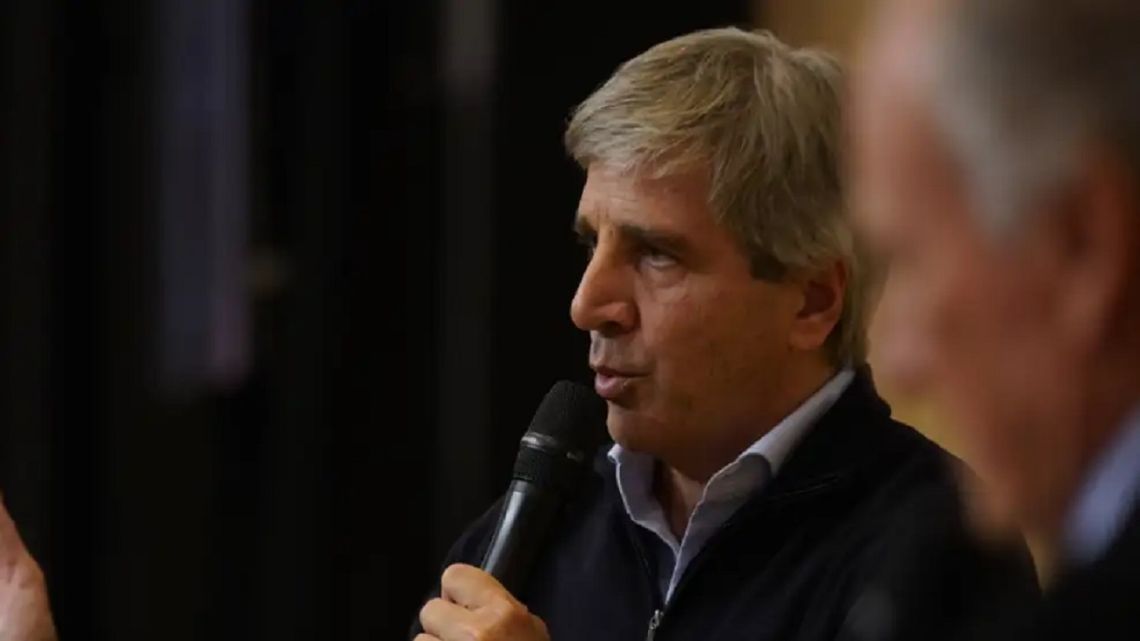 Caputo le ganó la pulseada a los bancos: renovó la deuda que vencía y absorbió todos los pesos