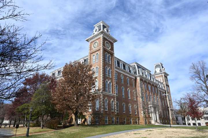 Police respond to active shooter at UA Fayetteville library