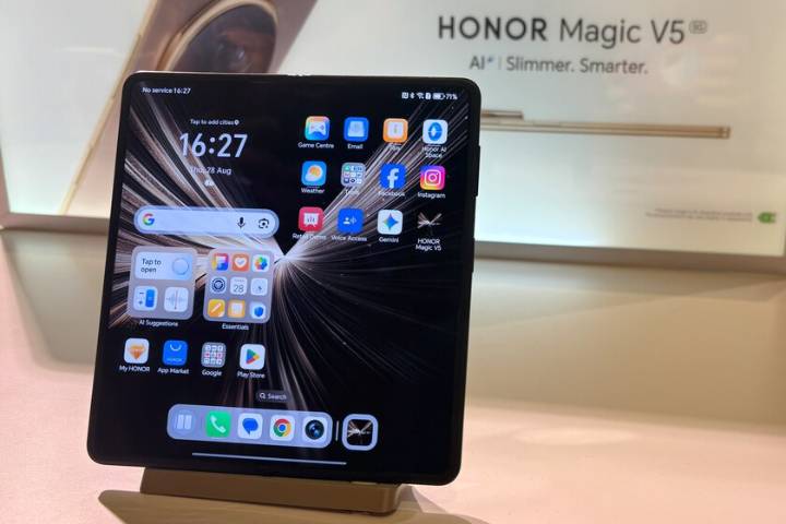He probado el nuevo Honor Magic V5 y me parece difícil que Apple logre superarlo en diseño con su plegable