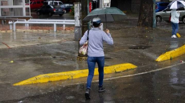 Venezuela amanece con lluvias y chubascos por ZCIT y vaguada monzónica activa