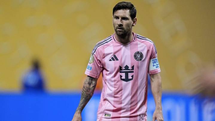 Lionel Messi abandonó lesionado el partido ante Necaxa en la Leagues Cup