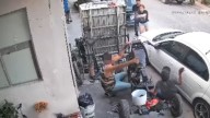 '¿Dónde hay una tienda?': MOMENTO EXACTO en el que mujer ejecuta a balazos a mecánico