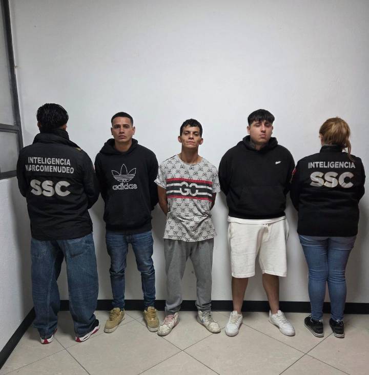 Capturan a extorsionadores de vendedores ambulantes en la CDMX