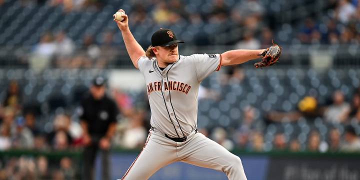 Logan Webb strikes out 10 in win over Pirates