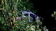 Patrulla de Huauchinango termina en una barranca con dos policías