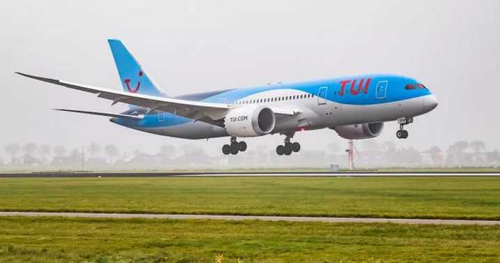 Glasgow TUI flight forced to divert to Manchester after declaring 'mid