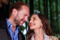 Ángela Molina: "Sigue siendo extraño que la paz esté solo en manos de unos cuantos"