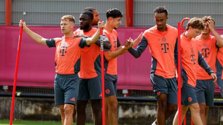 Champions Bayern Munich in pole position for Bundesliga start despite short pre