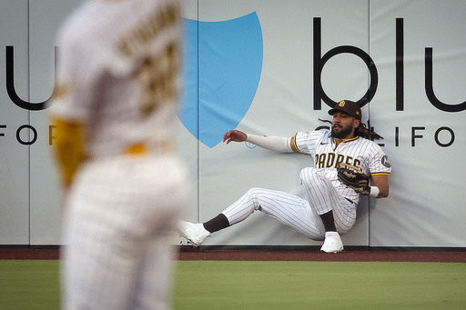 Sheets conecta 2 de los 4 jonrones de Padres, Tatis roba jonrón a Devers y Padres vencen a Gigantes