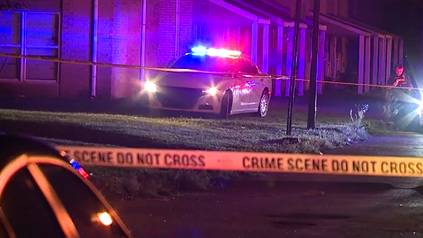 4 injured in shooting at near NE side apartment complex
